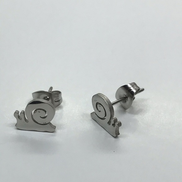 Stainless Steel Snails 🐌 Stud Earrings - Picture 3 of 4